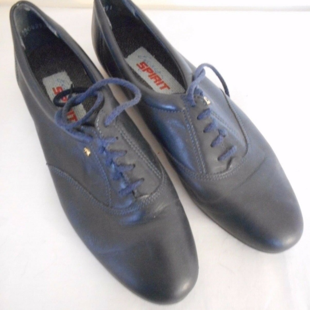 Easy Spirit Motion navy blue leather oxfords flats